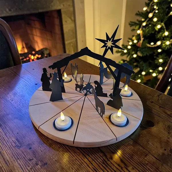Weihnachtskrippe mit LED-Teelicht