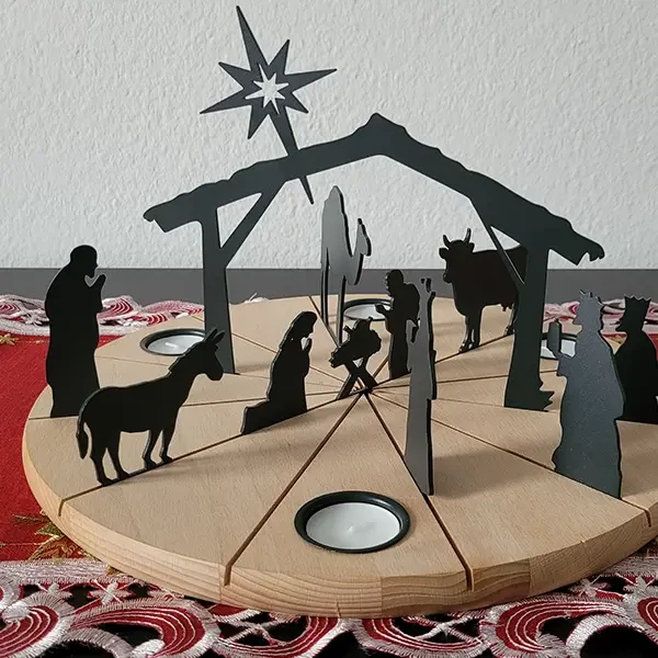 Weihnachtskrippe mit Teelicht