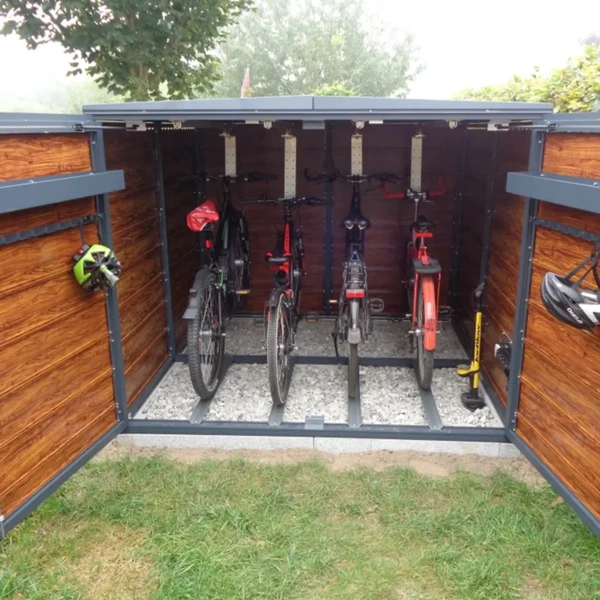 Blick in eine große Fahrradbox